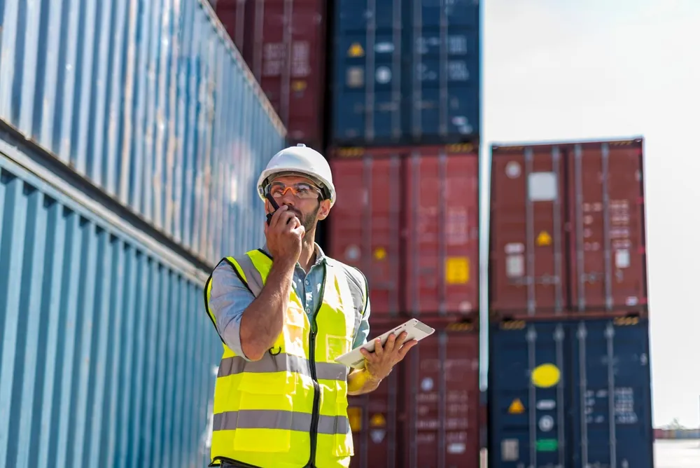 Strengthen communication and coordination with document carrying and forwarding